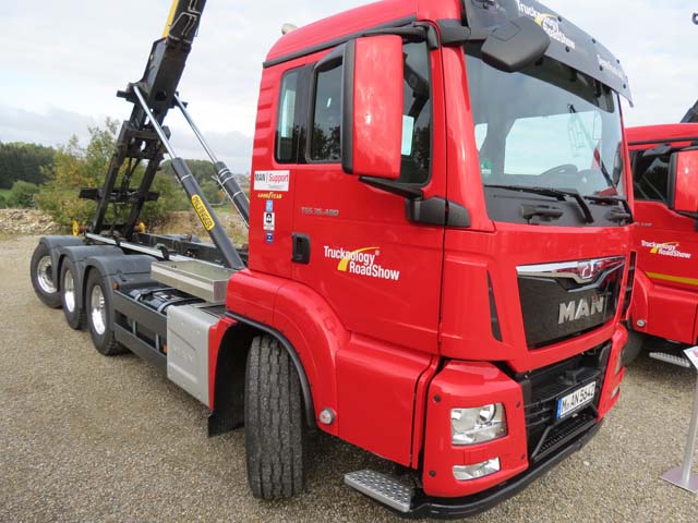 MAN TGS en versión 8X4 con triple eje trasero para 32 toneladas de MMA.